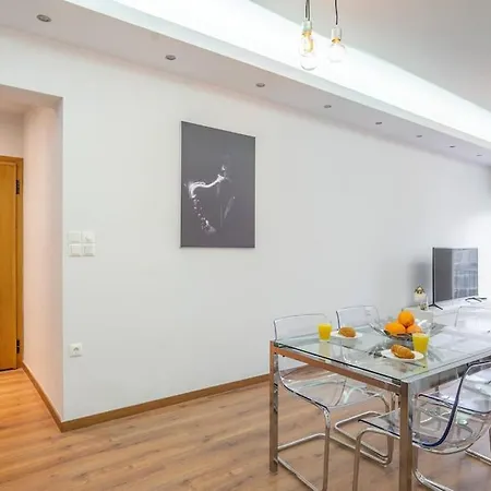 Modernised Athenian /w 2br & 2ba *