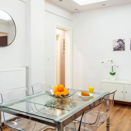 Modernised Athenian /w 2br & 2ba Apartment Athens
